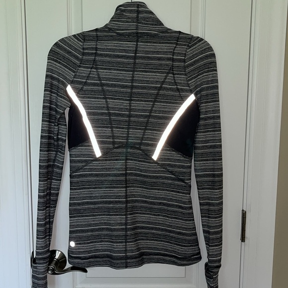 LULULEMON Athletica Half Zip-pullover Sweatshirt Reflective Stripes Size 6 Gray - Picture 2 of 15